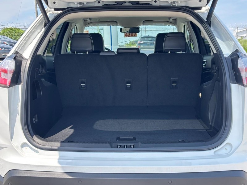 Ford Edge Vehicle Image 09