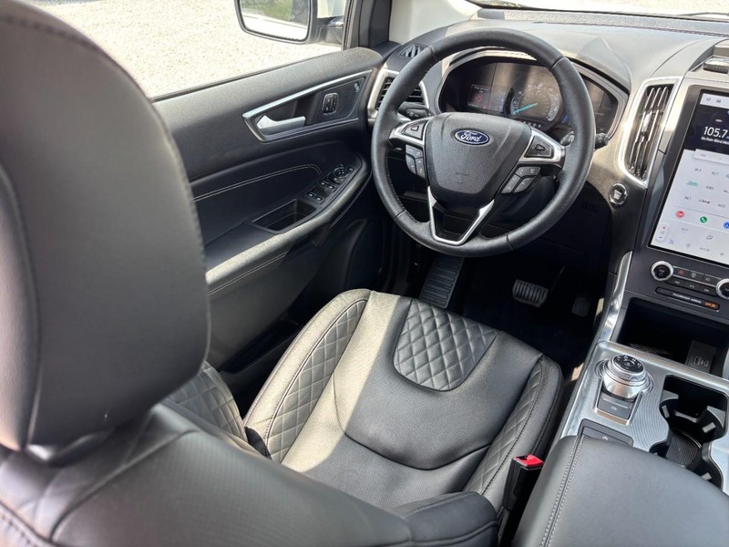 Ford Edge Vehicle Image 12