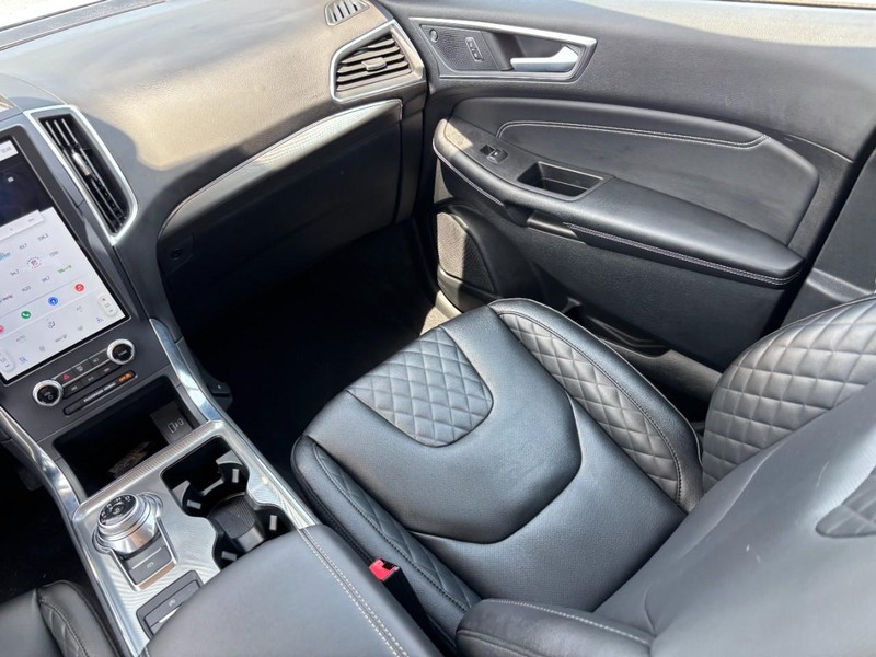 Ford Edge Vehicle Image 14