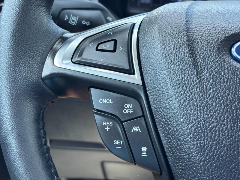 Ford Edge Vehicle Image 17