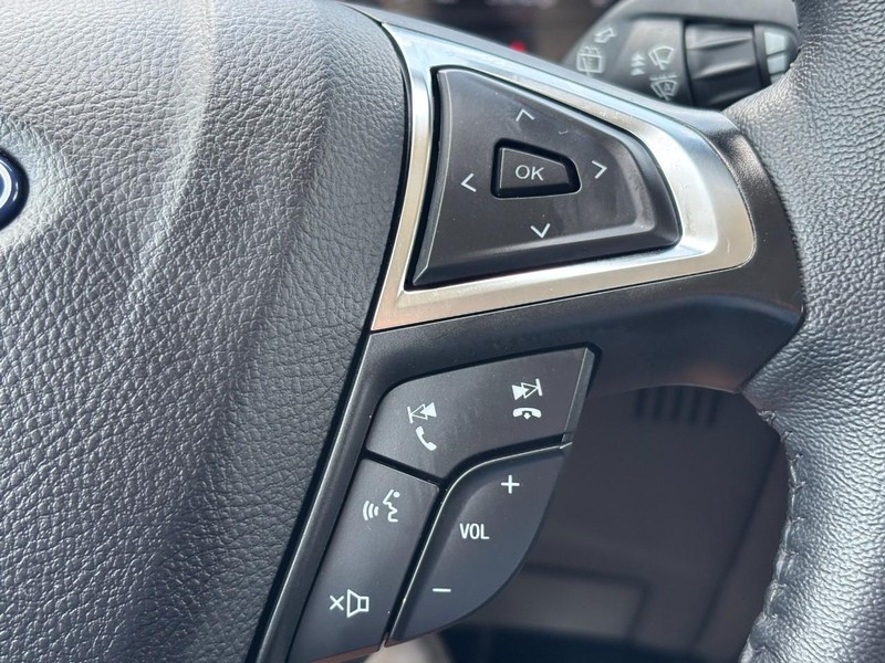Ford Edge Vehicle Image 18