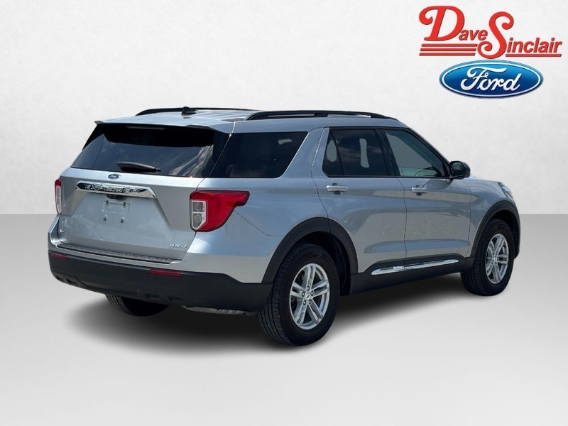 Ford Explorer Vehicle Full-screen Gallery Image 07