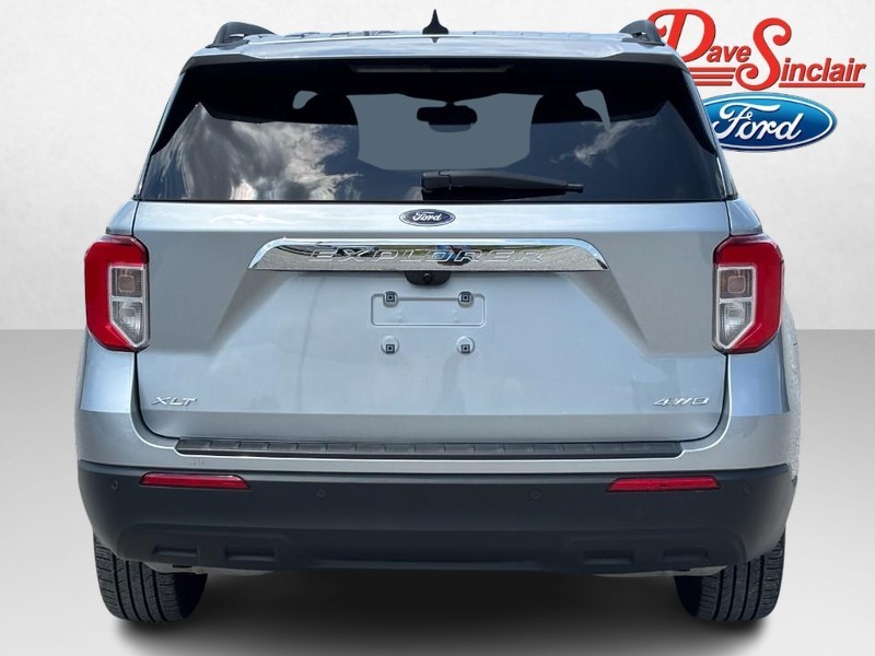Ford Explorer Vehicle Full-screen Gallery Image 08
