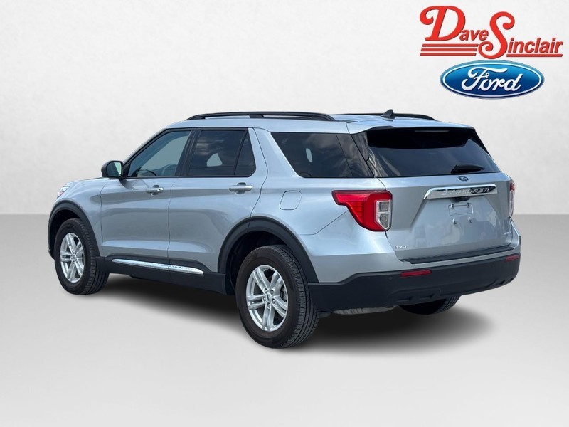 Ford Explorer Vehicle Full-screen Gallery Image 09