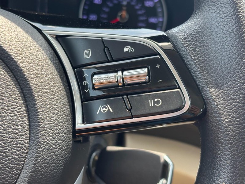 Kia Forte Vehicle Full-screen Gallery Image 20