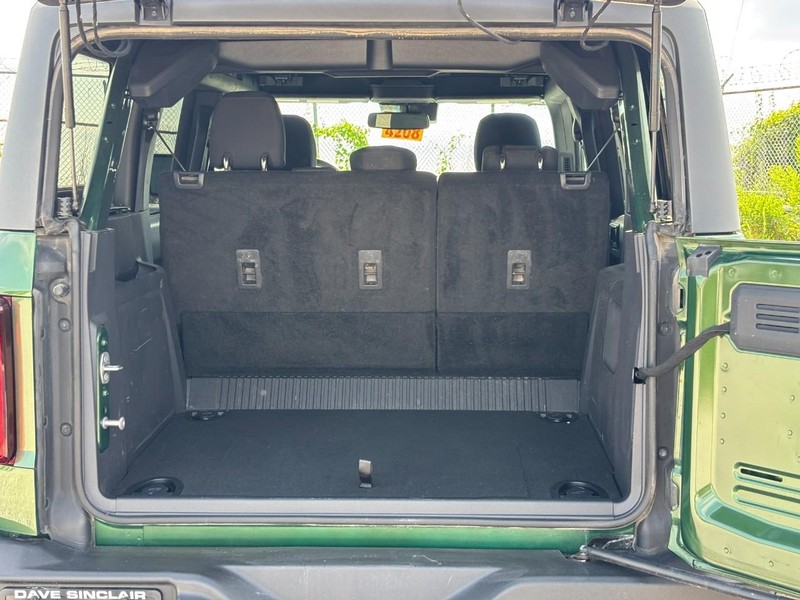 Ford Bronco Vehicle Full-screen Gallery Image 11