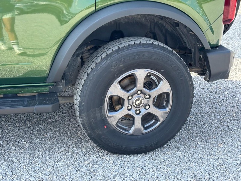 Ford Bronco Vehicle Full-screen Gallery Image 12