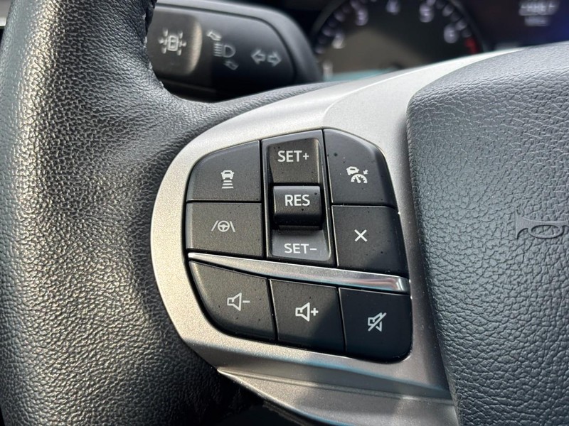 Ford Explorer Vehicle Image 20