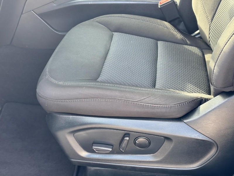 Ford Explorer Vehicle Image 18