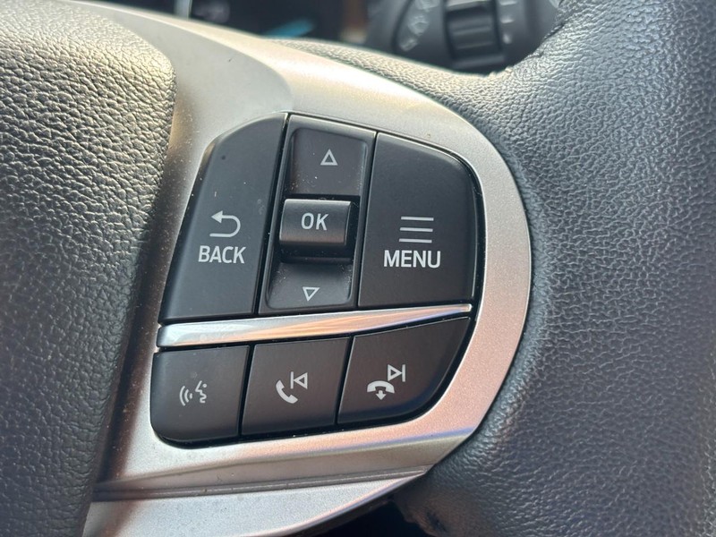 Ford Explorer Vehicle Image 21