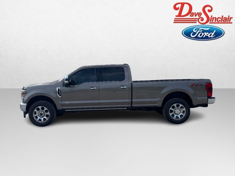Ford Super Duty F-350 SRW Vehicle Full-screen Gallery Image 10
