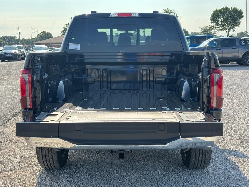 Ford F-150 Vehicle Full-screen Gallery Image 11