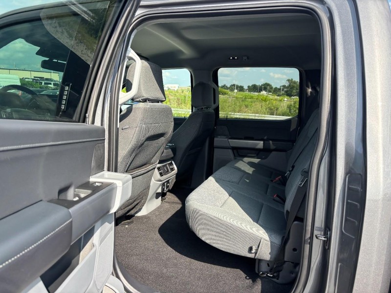 Ford F-150 Vehicle Full-screen Gallery Image 13