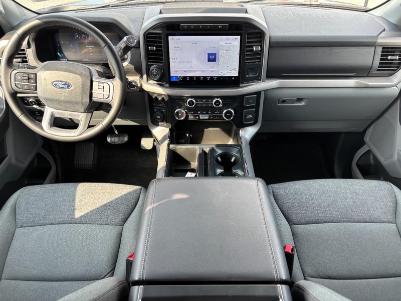 Ford F-150 Vehicle Full-screen Gallery Image 15