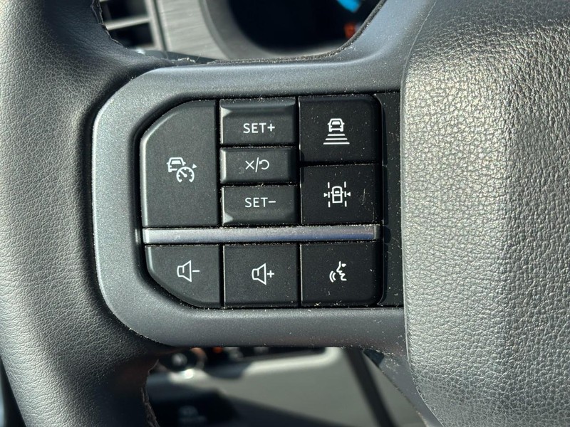 Ford F-150 Vehicle Full-screen Gallery Image 19
