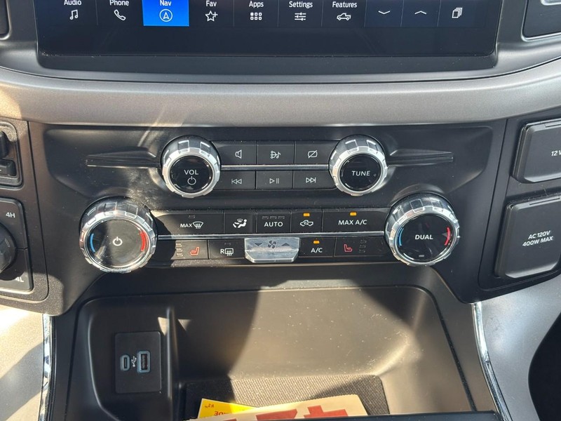 Ford F-150 Vehicle Full-screen Gallery Image 24