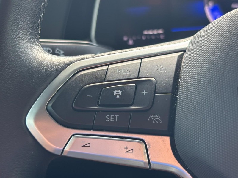 Volkswagen Jetta Vehicle Full-screen Gallery Image 19
