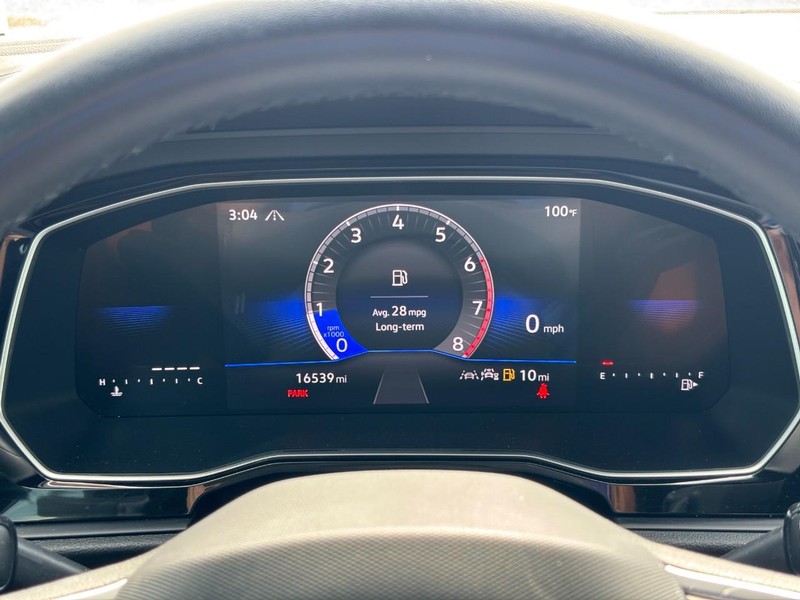 Volkswagen Jetta Vehicle Full-screen Gallery Image 21