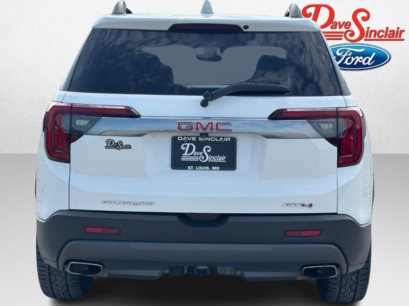 GMC Acadia Vehicle Full-screen Gallery Image 08