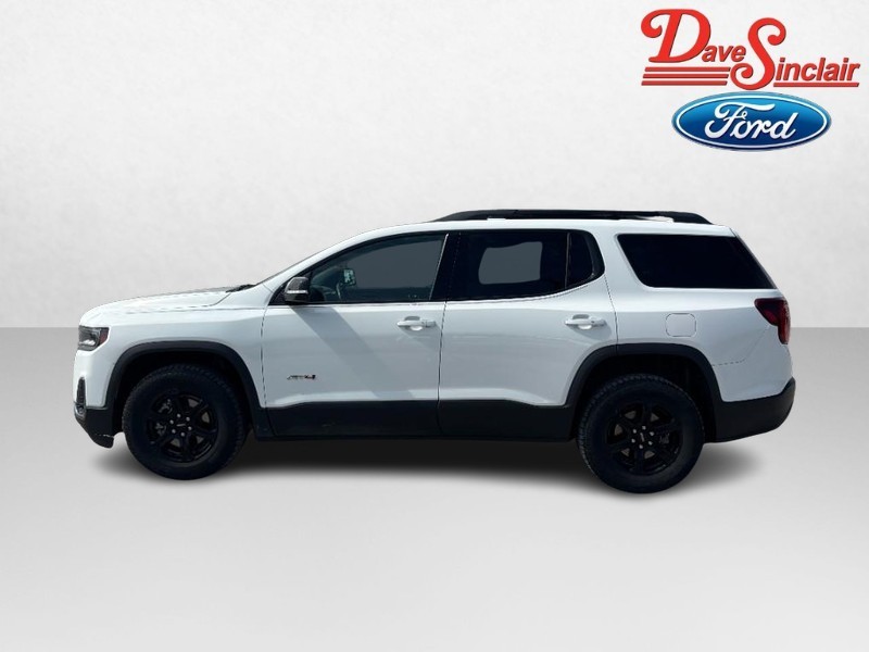 GMC Acadia Vehicle Full-screen Gallery Image 10