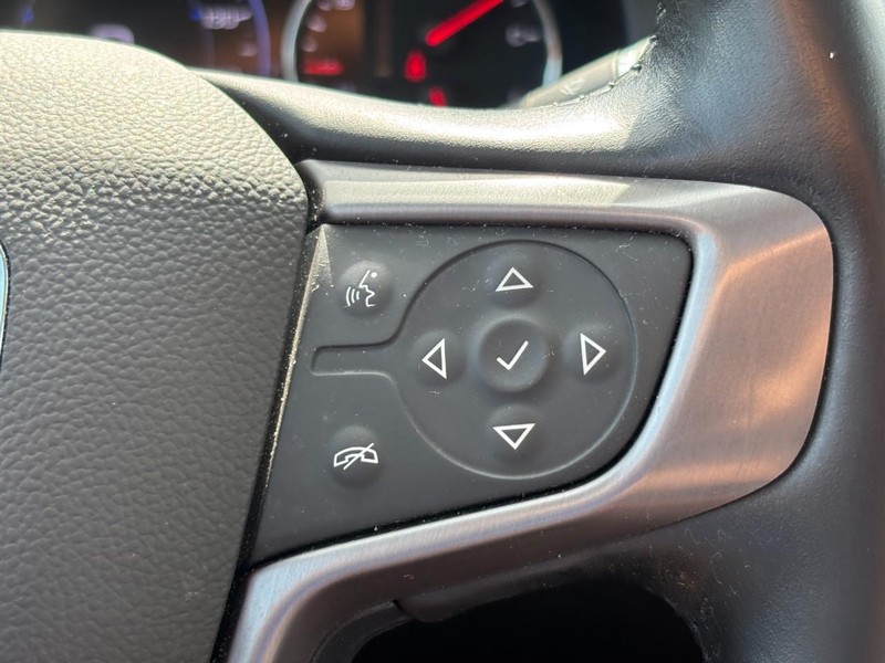 GMC Acadia Vehicle Full-screen Gallery Image 21