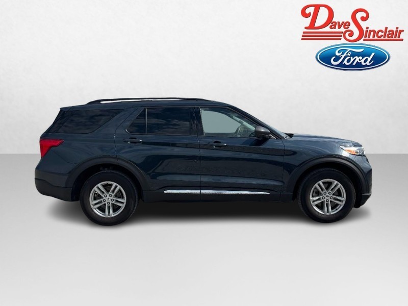 Ford Explorer Vehicle Full-screen Gallery Image 05