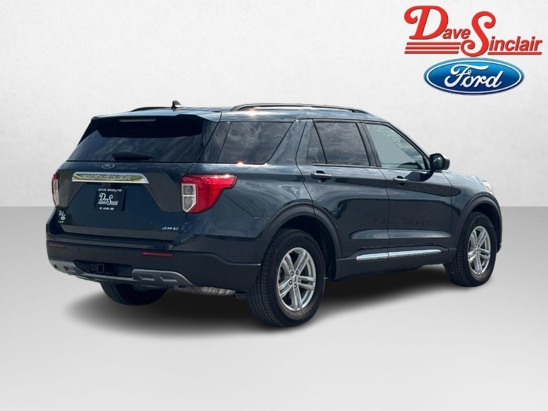 Ford Explorer Vehicle Full-screen Gallery Image 07