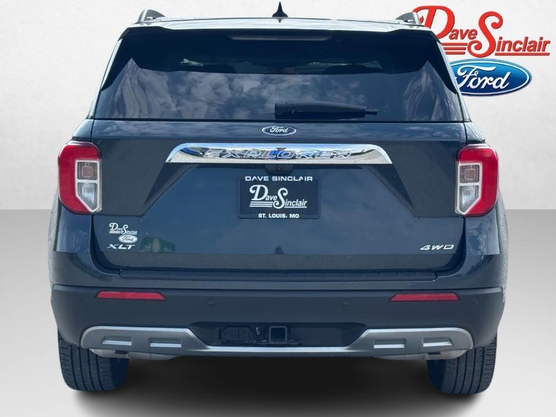 Ford Explorer Vehicle Full-screen Gallery Image 08