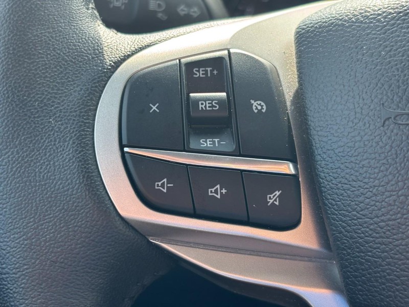 Ford Explorer Vehicle Full-screen Gallery Image 20