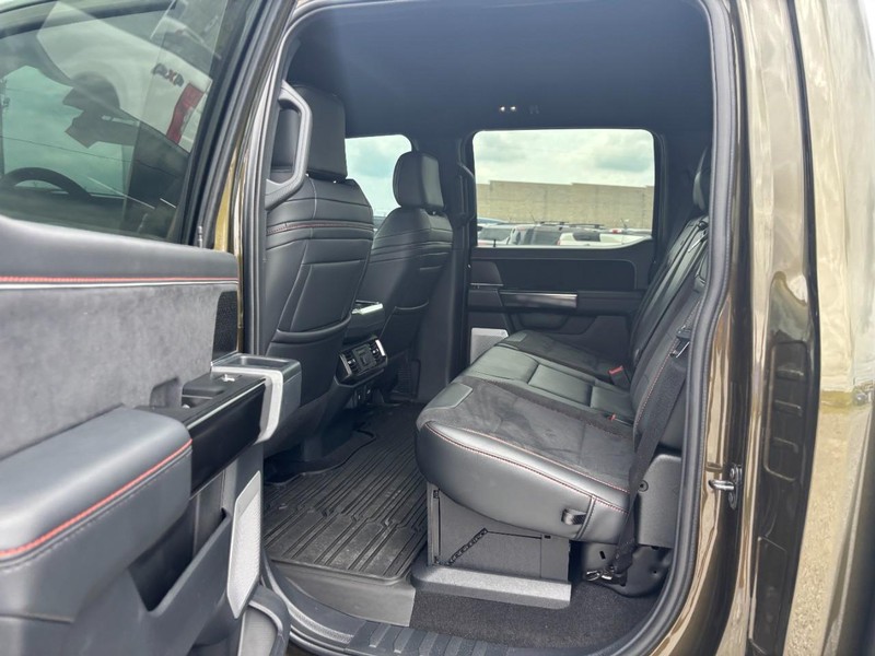Ford F-150 Vehicle Full-screen Gallery Image 13