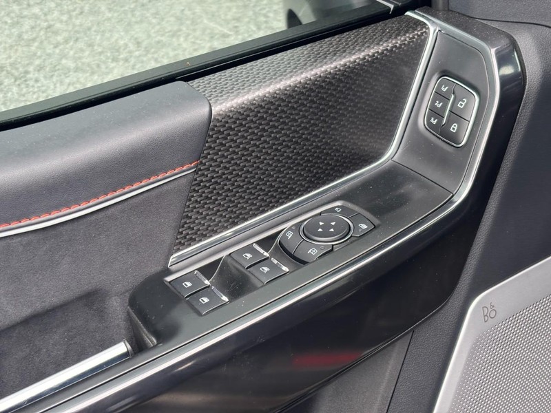 Ford F-150 Vehicle Full-screen Gallery Image 18