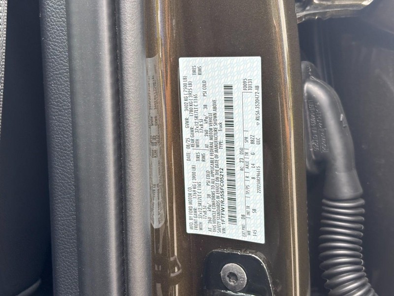 Ford F-150 Vehicle Full-screen Gallery Image 25