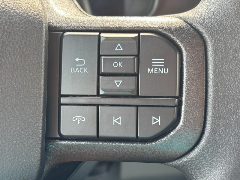 Ford Super Duty F-250 SRW Vehicle Full-screen Gallery Image 20