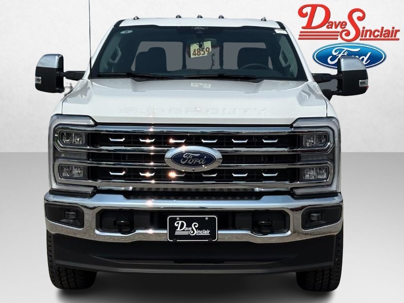 Ford Super Duty F-250 SRW Vehicle Full-screen Gallery Image 02