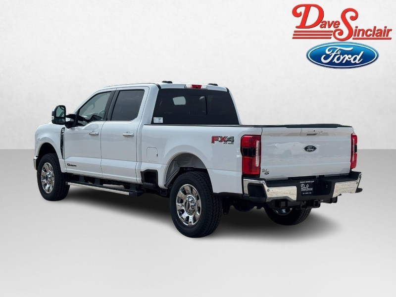 Ford Super Duty F-250 SRW Vehicle Full-screen Gallery Image 09