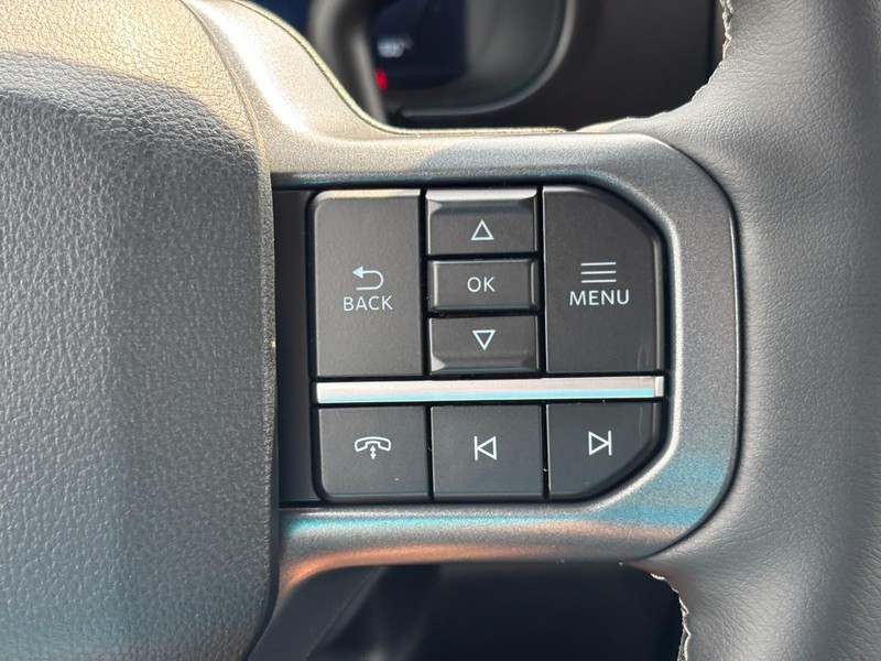 Ford Super Duty F-250 SRW Vehicle Full-screen Gallery Image 20