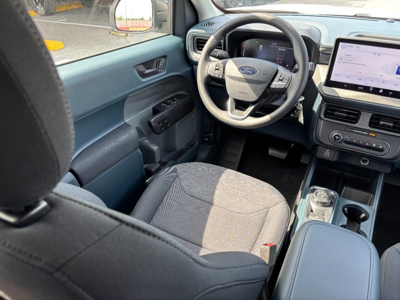 Ford Maverick Vehicle Full-screen Gallery Image 14