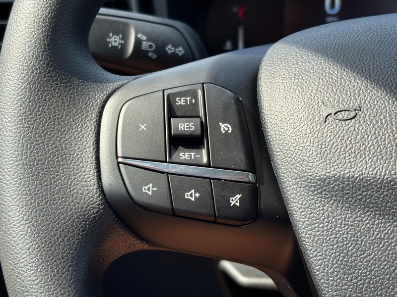 Ford Maverick Vehicle Full-screen Gallery Image 19
