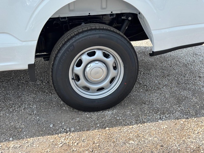 Ford F-150 Vehicle Full-screen Gallery Image 12