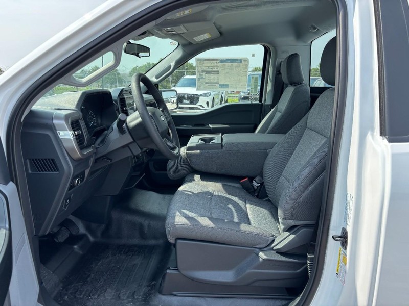 Ford F-150 Vehicle Full-screen Gallery Image 13