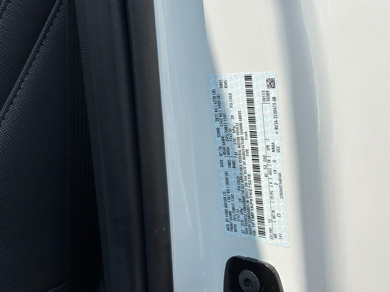 Ford F-150 Vehicle Full-screen Gallery Image 22