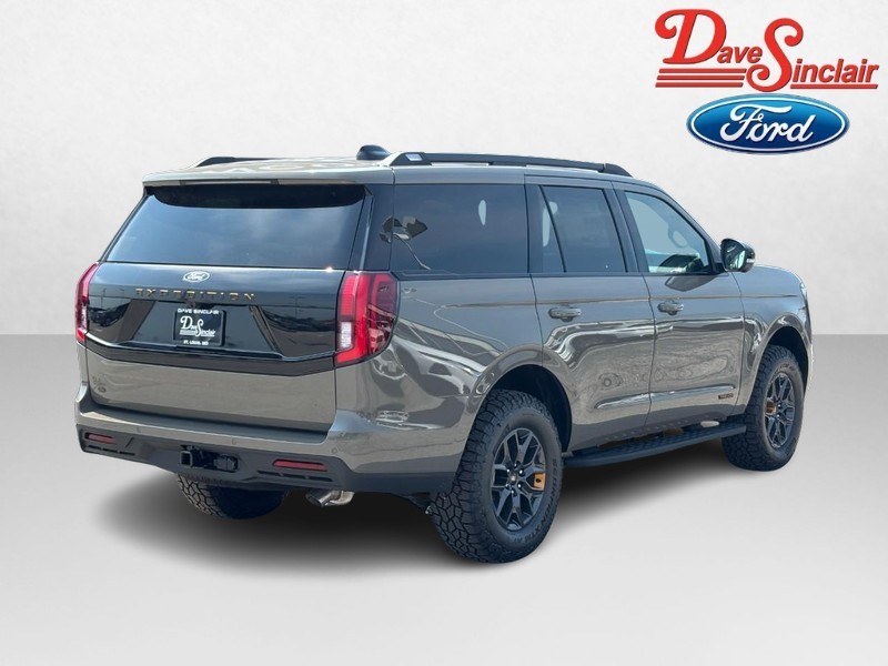 Ford Expedition Vehicle Full-screen Gallery Image 07
