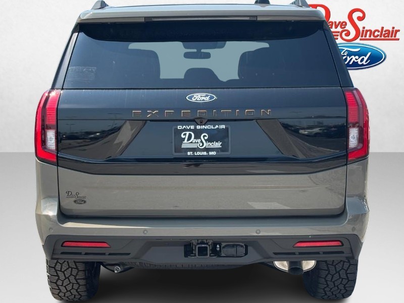 Ford Expedition Vehicle Full-screen Gallery Image 08
