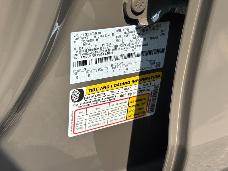 Ford Expedition Vehicle Full-screen Gallery Image 26