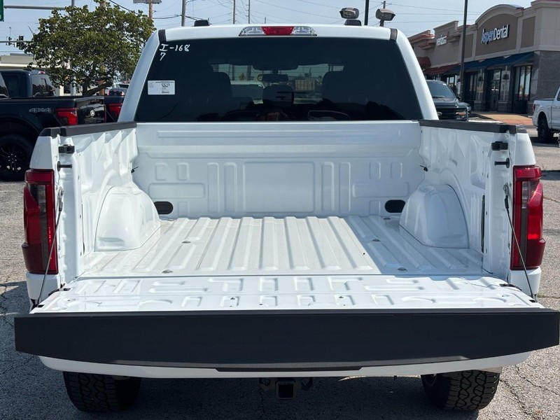Ford F-150 Vehicle Full-screen Gallery Image 11
