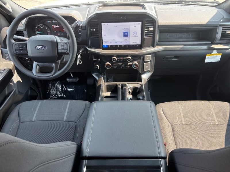 Ford F-150 Vehicle Full-screen Gallery Image 15