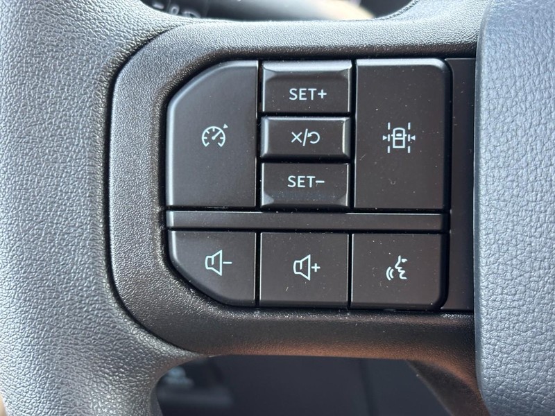 Ford F-150 Vehicle Full-screen Gallery Image 19