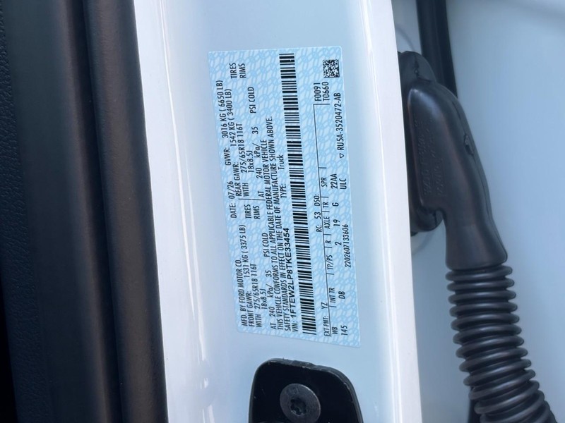 Ford F-150 Vehicle Full-screen Gallery Image 25