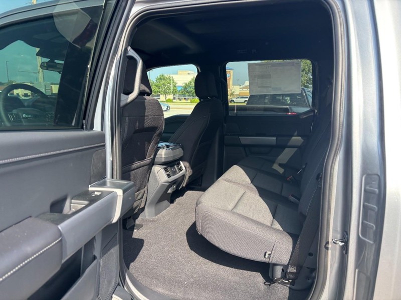 Ford F-150 Vehicle Full-screen Gallery Image 13