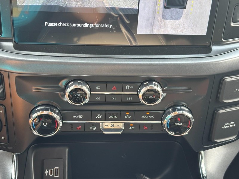 Ford F-150 Vehicle Full-screen Gallery Image 25